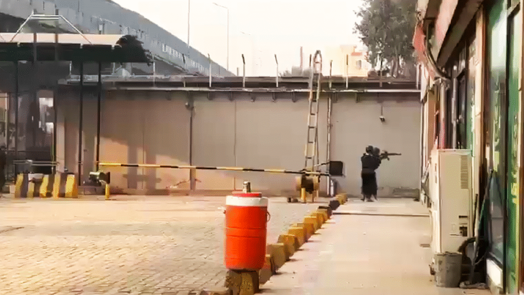 Pakistan Paramilitary Force Headquarters in Peshawar Attacked by Gunmen